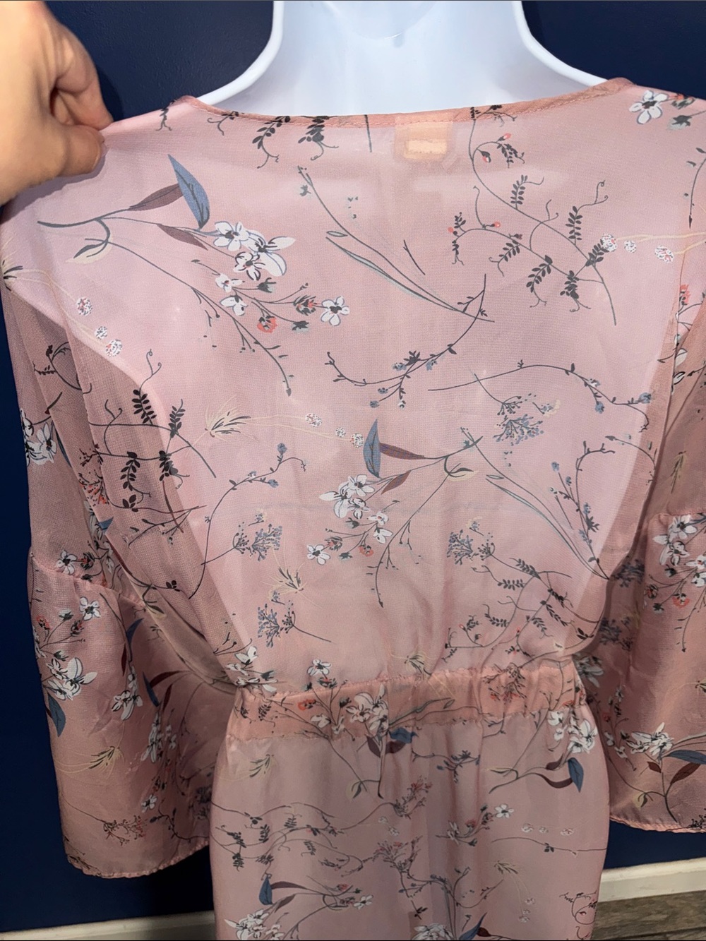 Blush Pink Floral Front-Tie Kimono Robe– Size 2XL–3XL - Picture 10 of 12